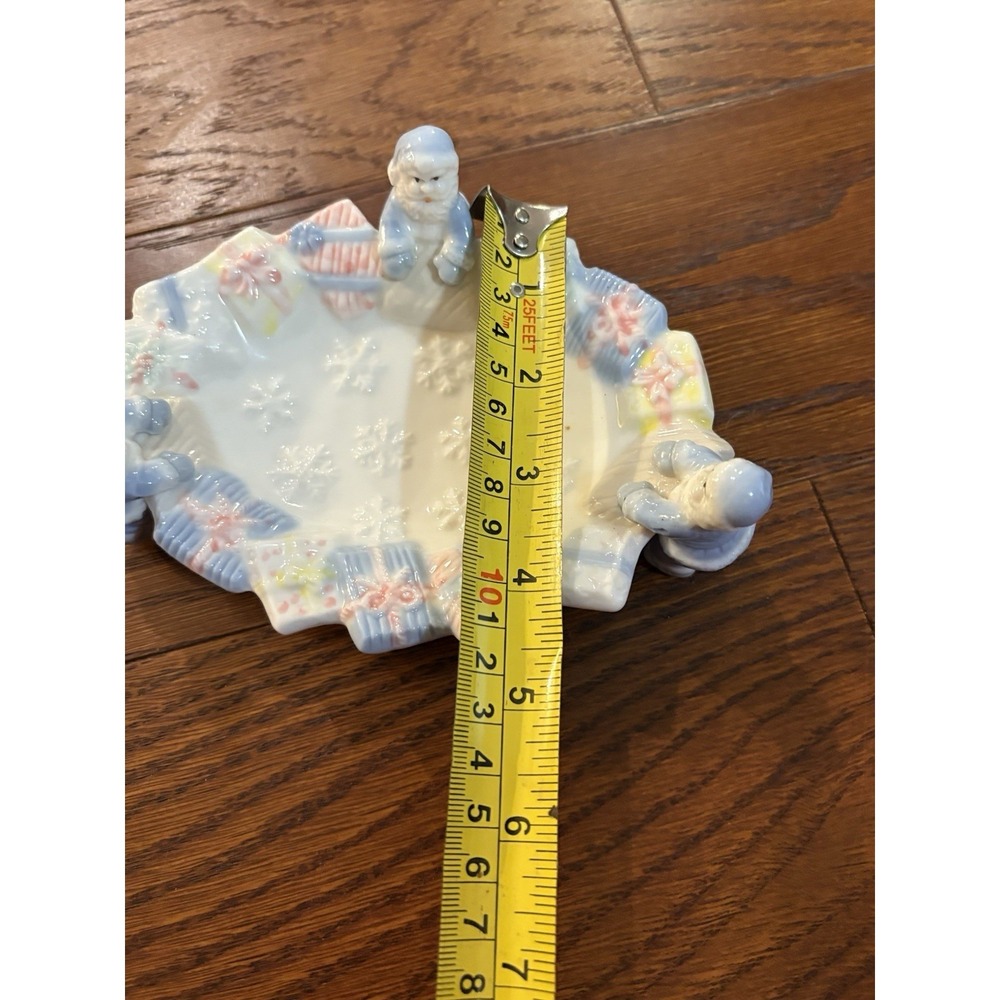 Vintage Christmas Soap Dish with 3 Santas Pastel Color K's Collection - Picture 3 of 7
